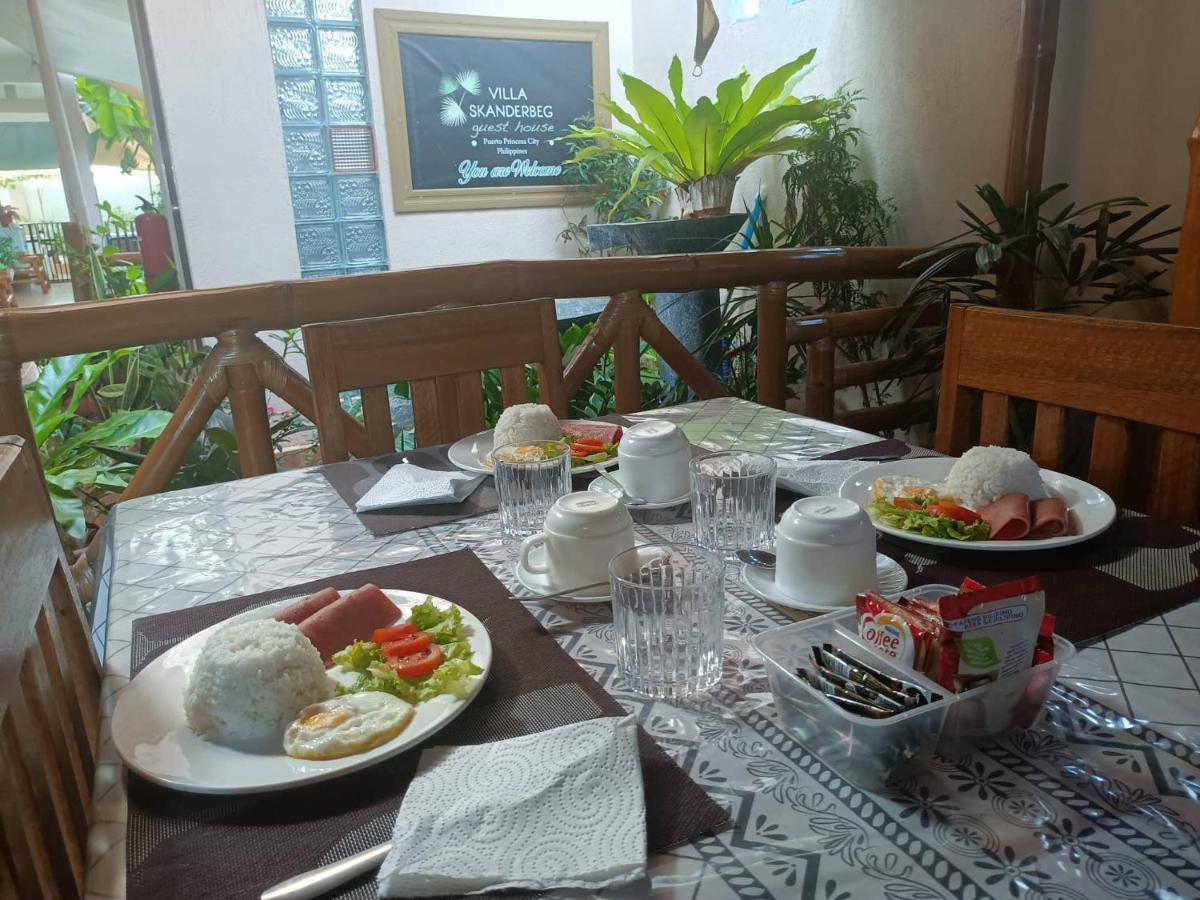 Villa Skanderbeg Guest House Puerto Princesa Eksteriør billede