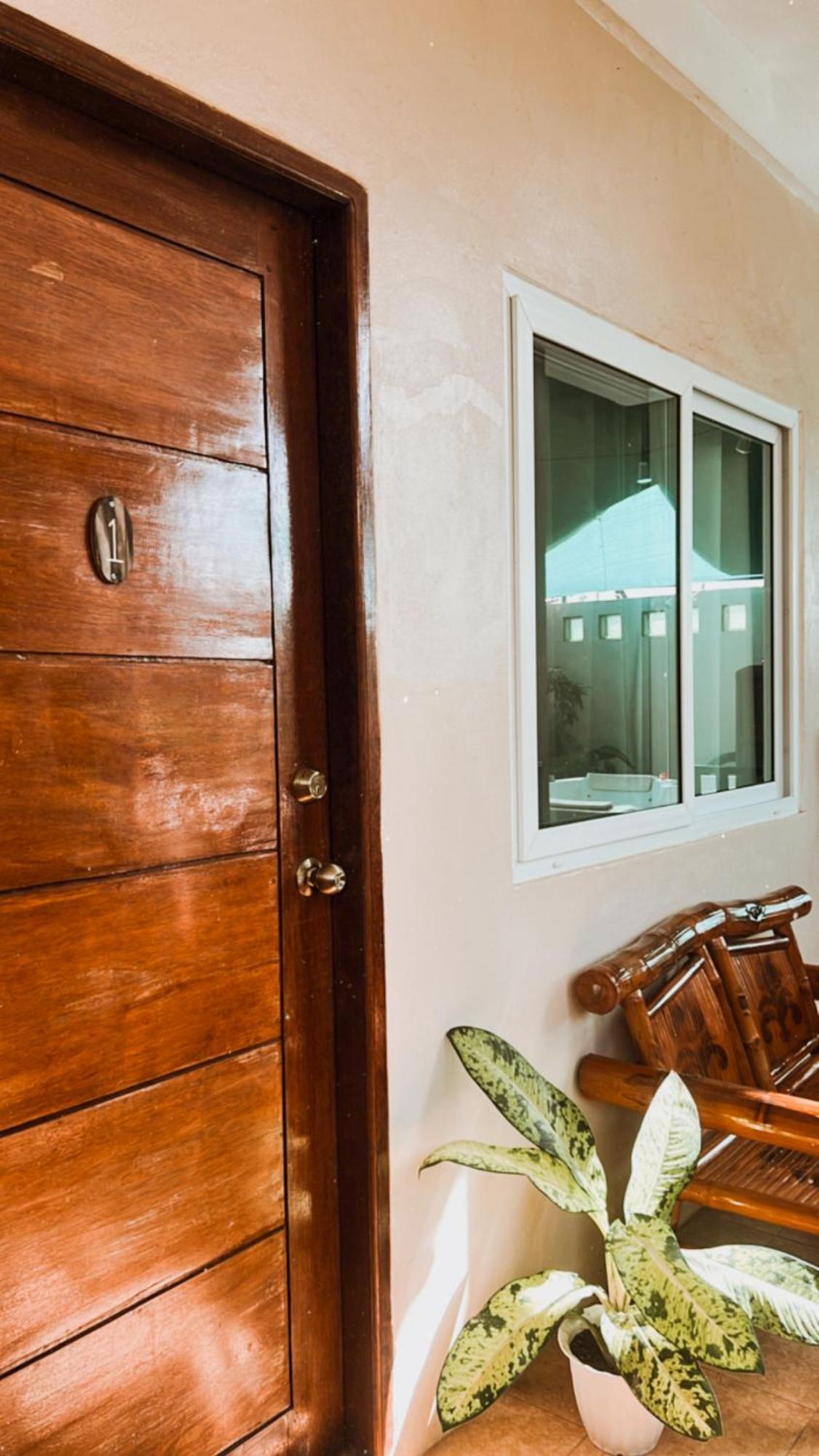 Villa Skanderbeg Guest House Puerto Princesa Eksteriør billede