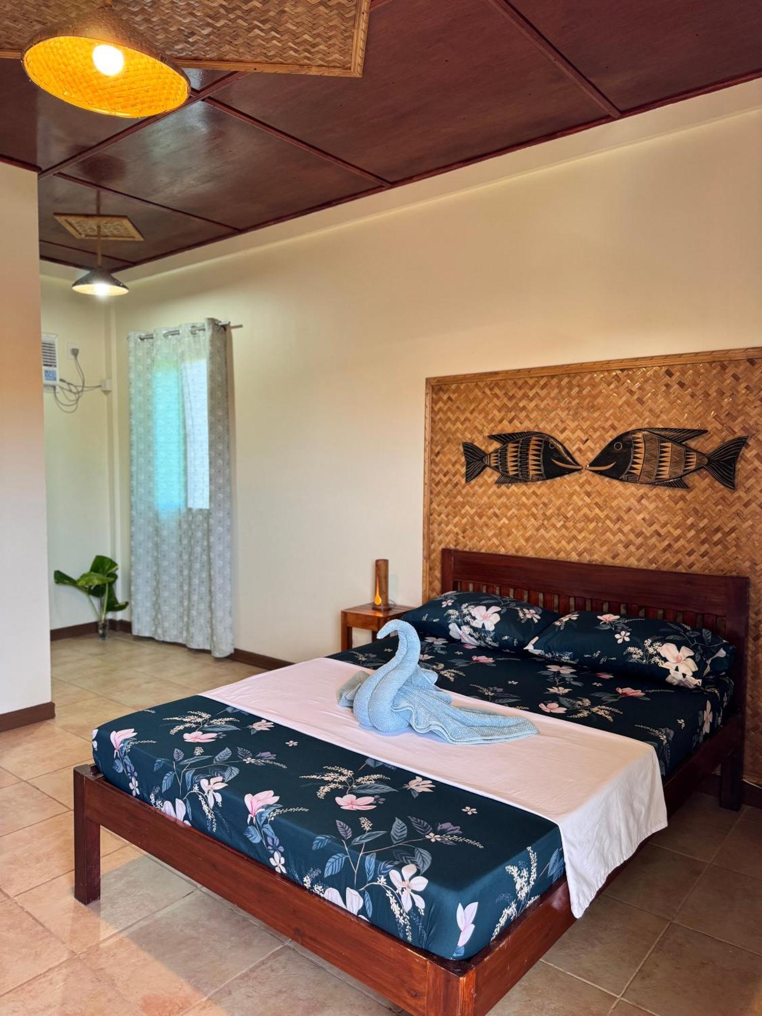 Villa Skanderbeg Guest House Puerto Princesa Eksteriør billede