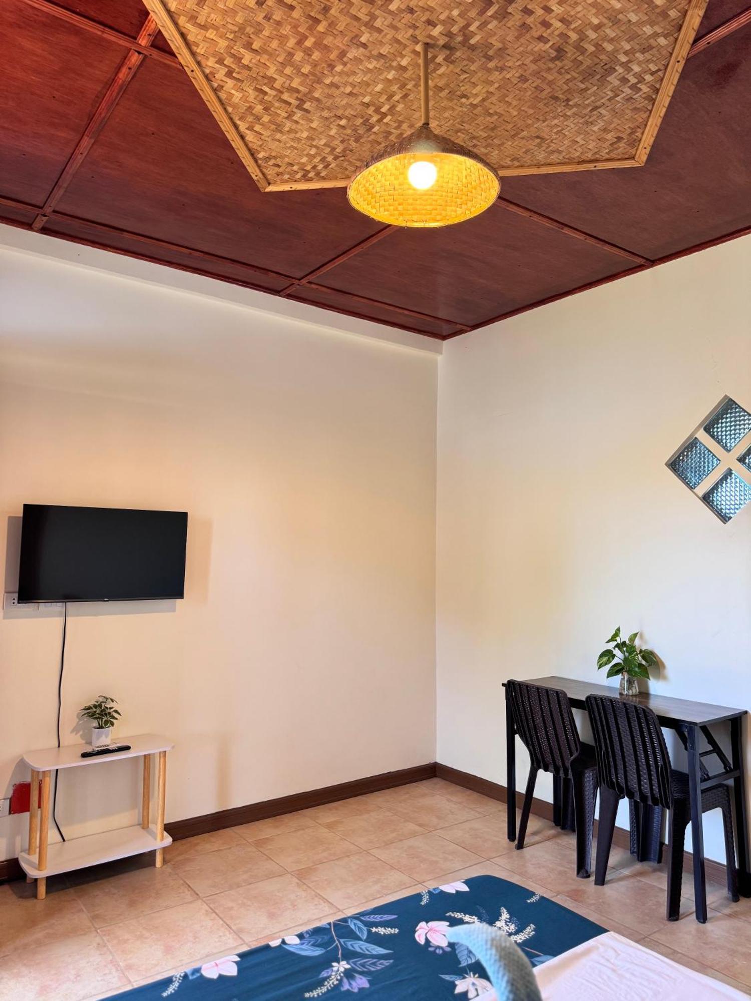Villa Skanderbeg Guest House Puerto Princesa Eksteriør billede