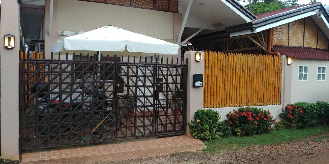 Villa Skanderbeg Guest House Puerto Princesa Eksteriør billede