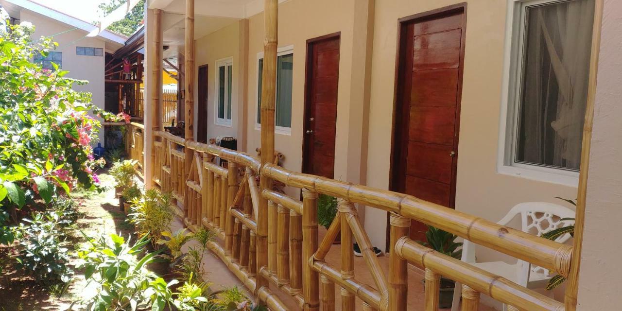 Villa Skanderbeg Guest House Puerto Princesa Eksteriør billede