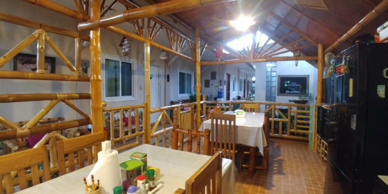 Villa Skanderbeg Guest House Puerto Princesa Eksteriør billede