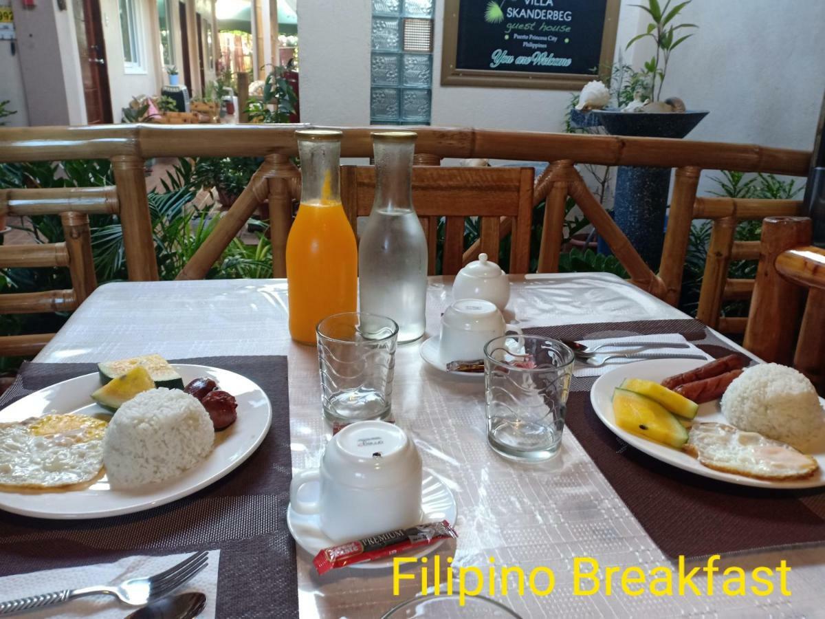 Villa Skanderbeg Guest House Puerto Princesa Eksteriør billede