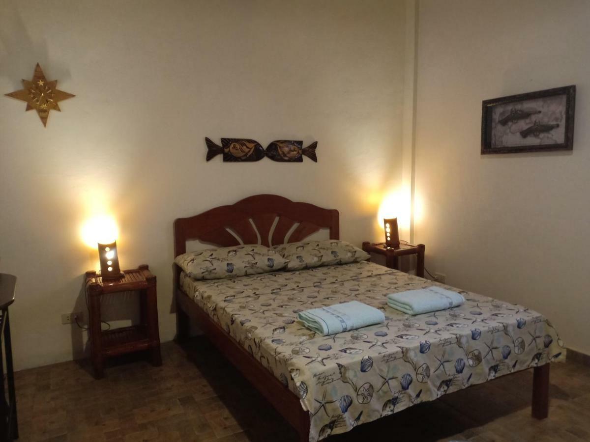 Villa Skanderbeg Guest House Puerto Princesa Eksteriør billede