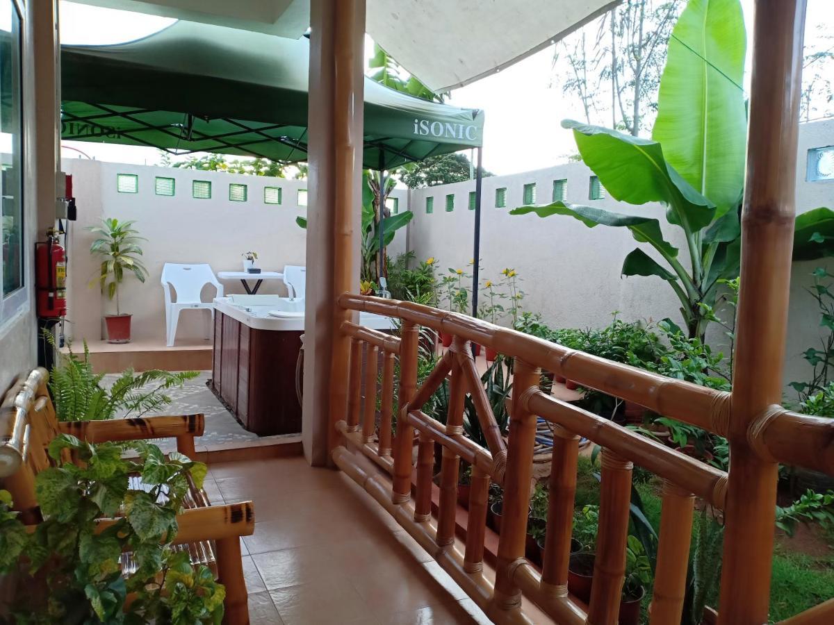 Villa Skanderbeg Guest House Puerto Princesa Eksteriør billede